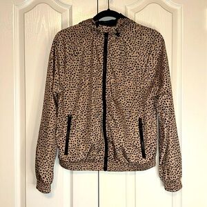 Forever 21 Woman’s Active Cheetah Print Windbreaker Long Sleeves Size Small